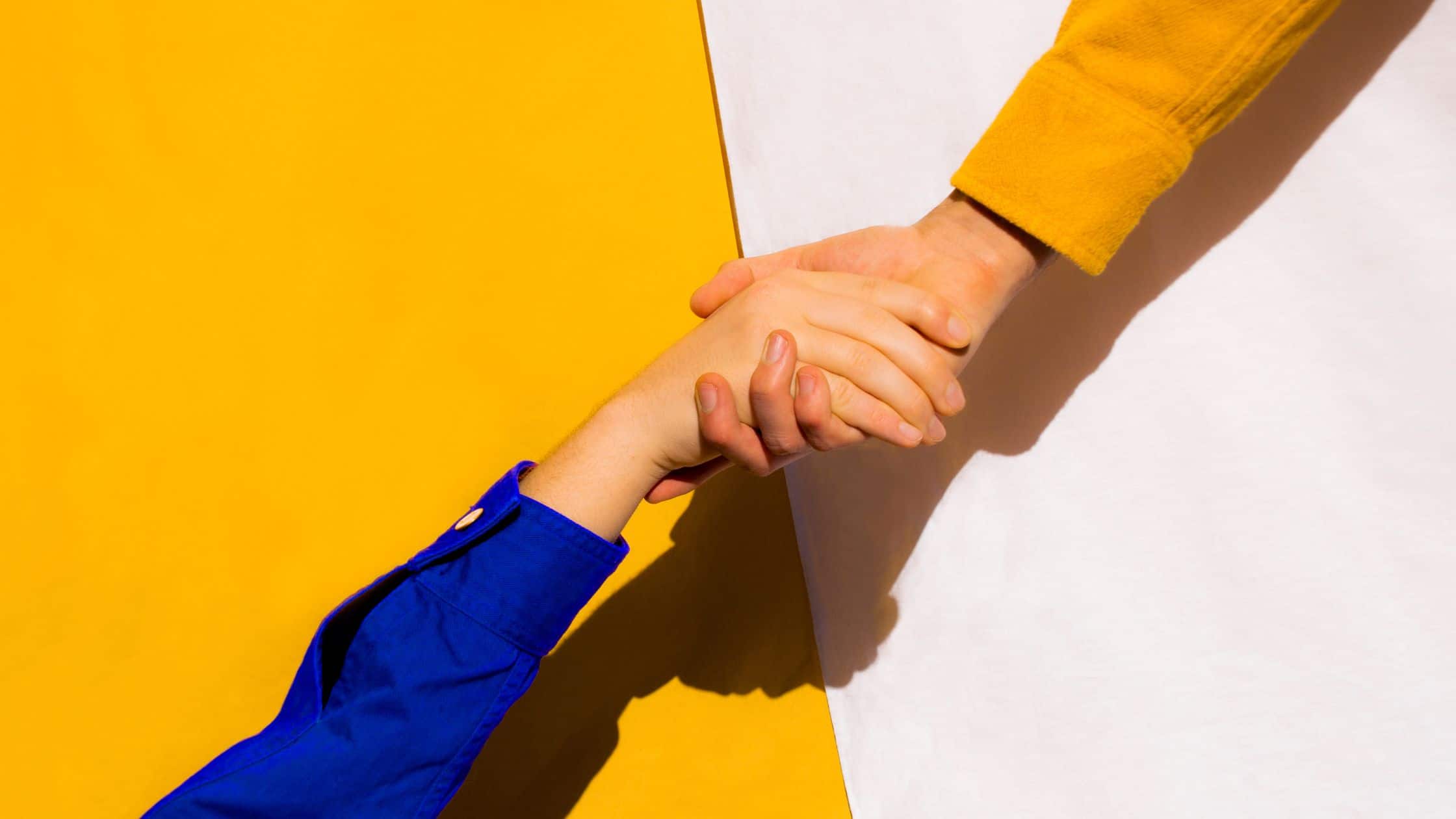 why AI marketing advice doesn't work - someone giving a helping hand
