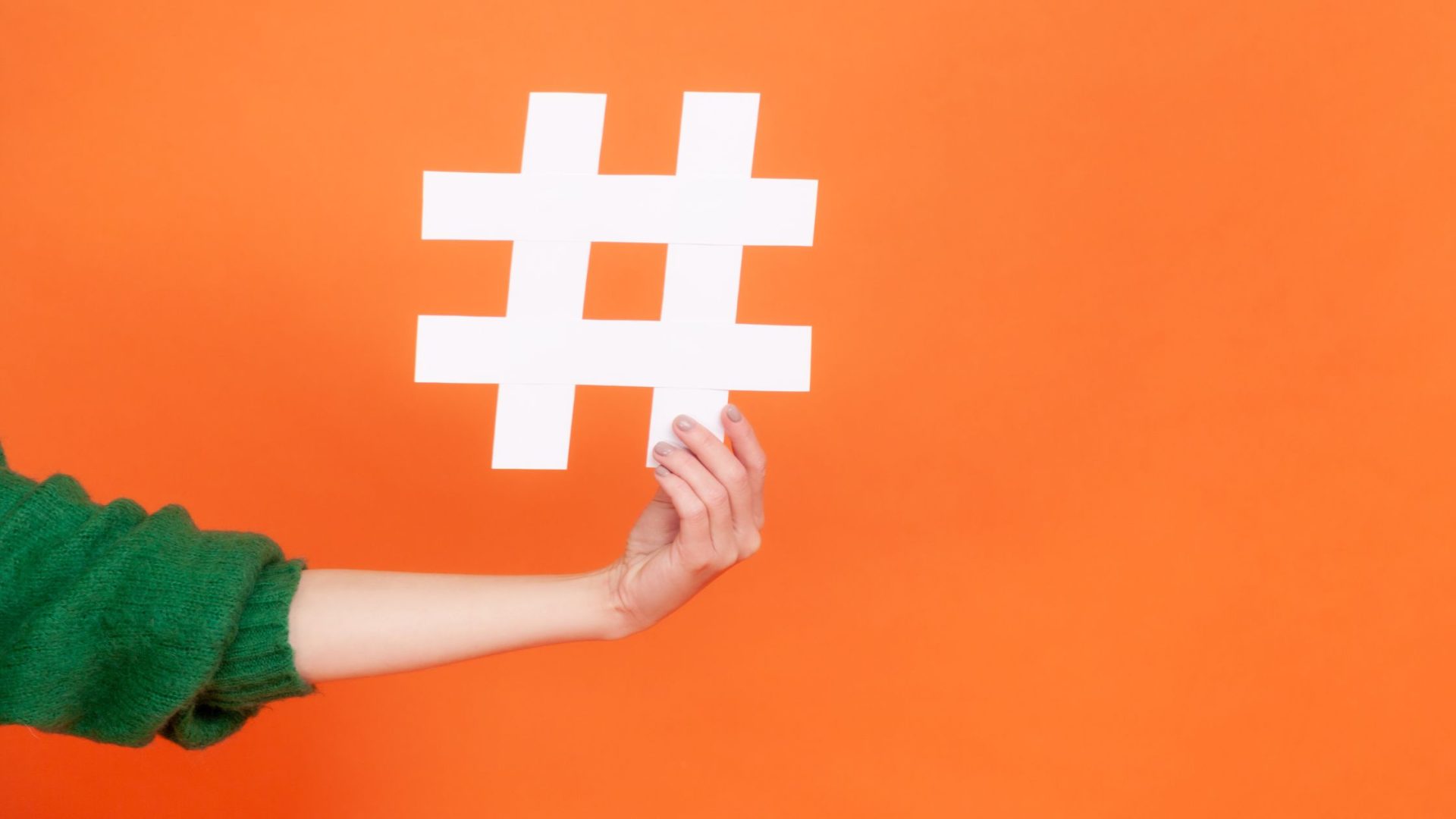 how to get customers from social media
